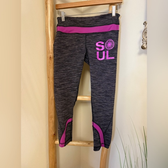 Lululemon Run Inspire Crop Leggings Space Black Stripe Combo Size 6 Soul Cycle - Picture 1 of 6